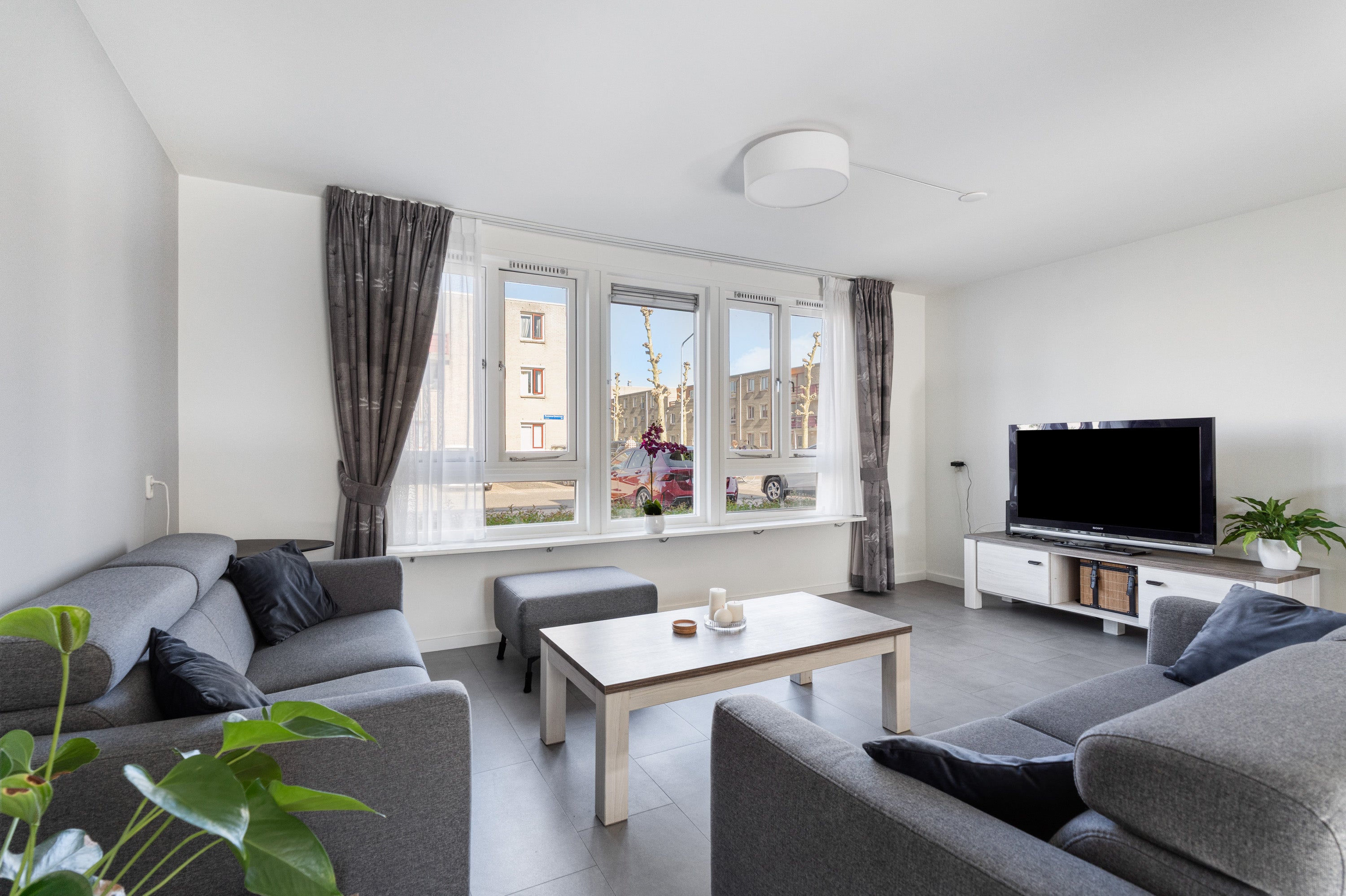 Appartement te koop: Basilicumweg 165, Almere