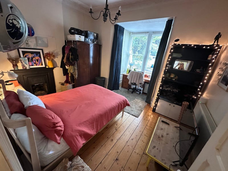 Room Clarendon Road in Bristol