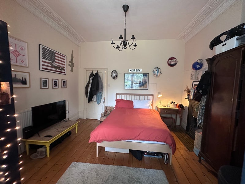 Room Clarendon Road in Bristol