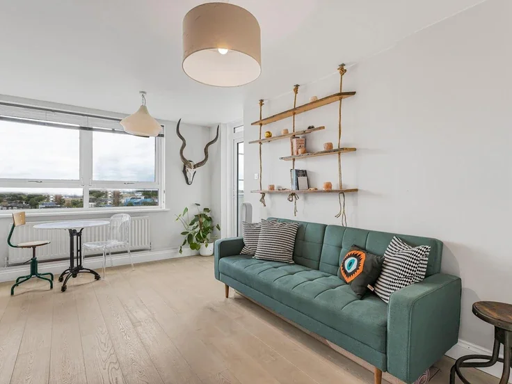 Flat Goldhawk Road in Greater London
