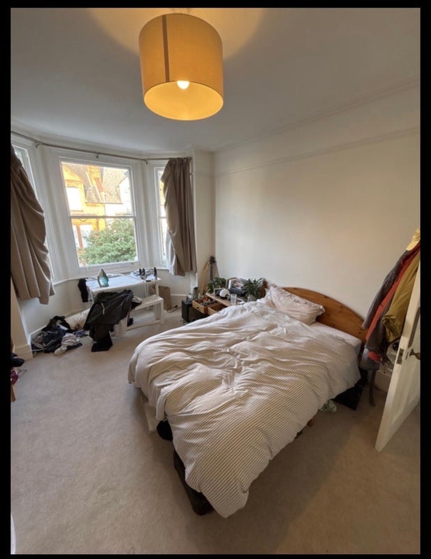 Room Schubert Road in Greater London