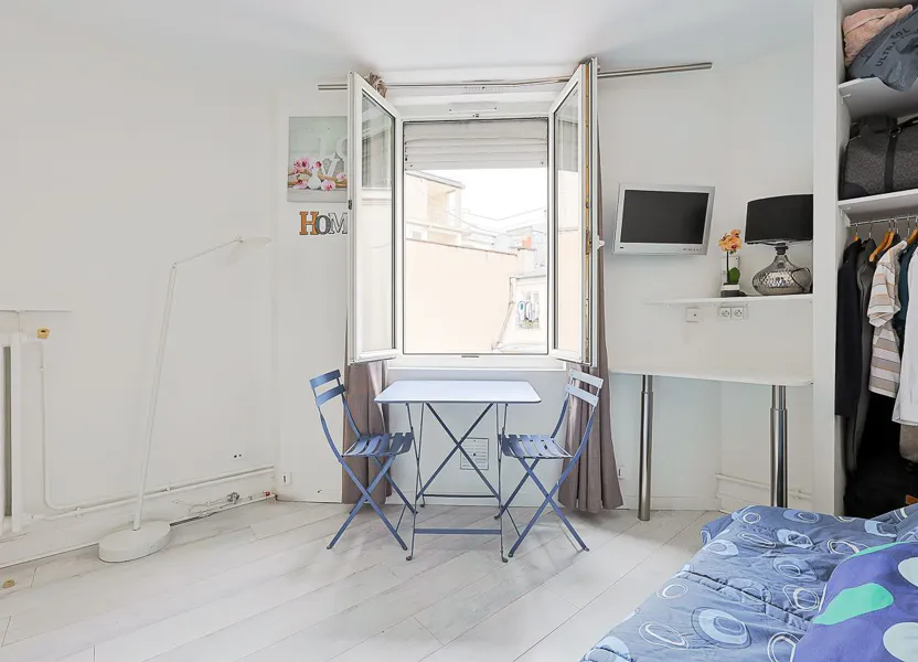 Flat Rue Jacques Dulud in Neuilly-sur-Seine