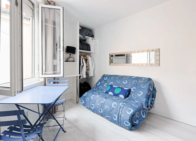 Flat Rue Jacques Dulud in Neuilly-sur-Seine