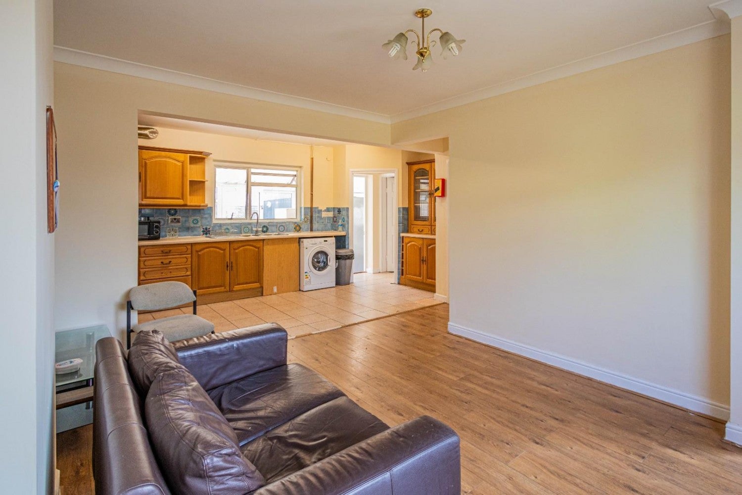 Room Lockleaze Road in Bristol