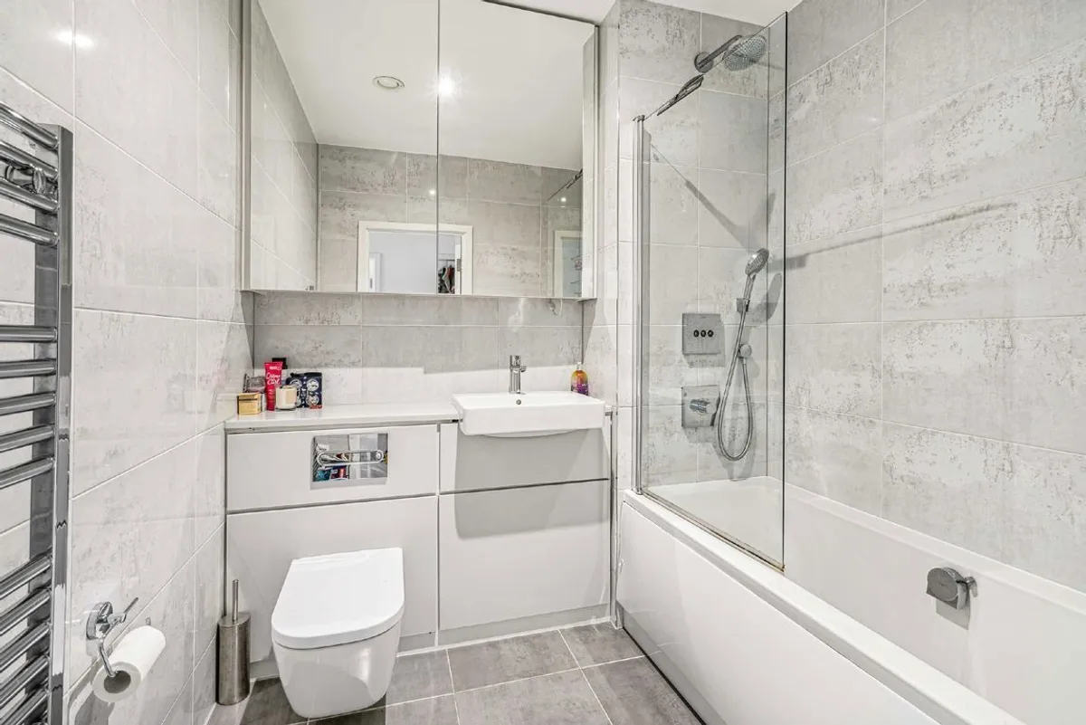 Flat Stockwell Road in Greater London