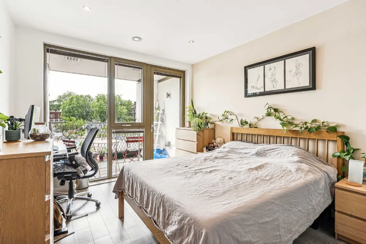Flat Stockwell Road in Greater London