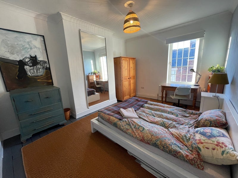Room Ingoe Street in Newcastle upon Tyne