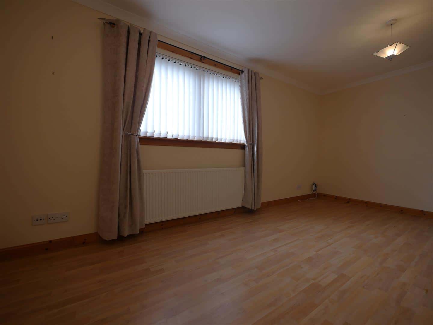 Flat Moorpark Road West in Stevenston