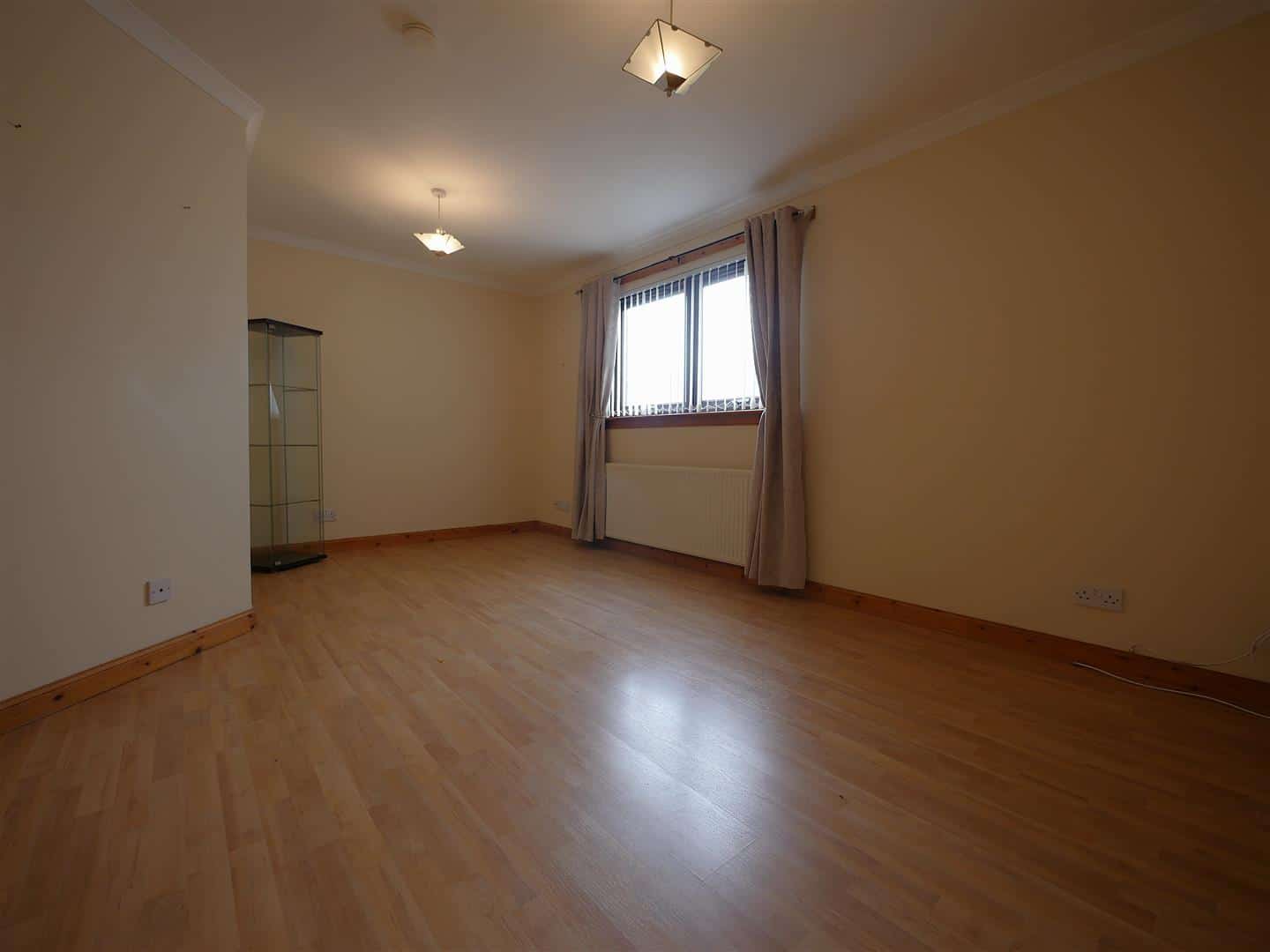 Flat Moorpark Road West in Stevenston