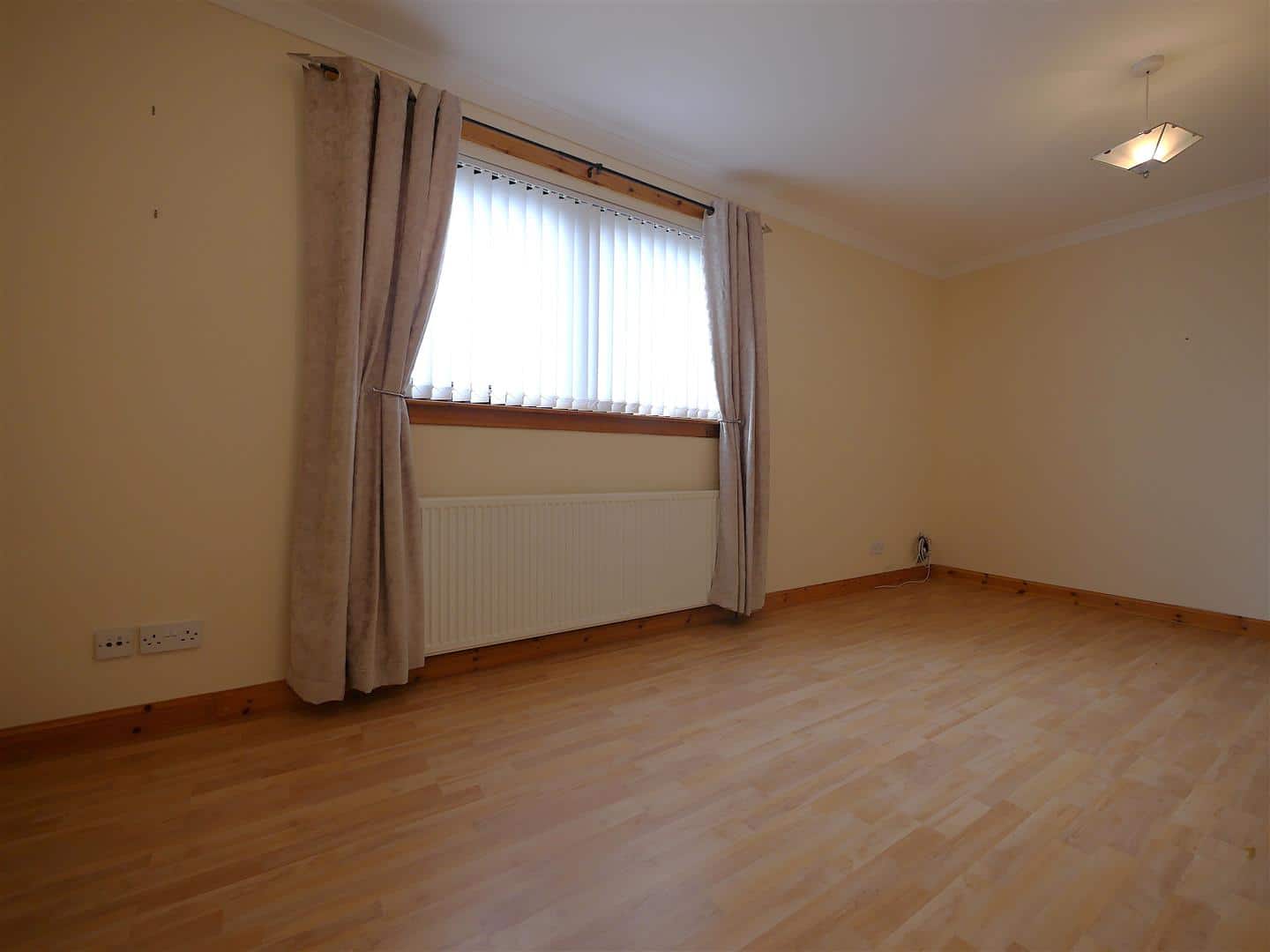 Flat Moorpark Road West in Stevenston