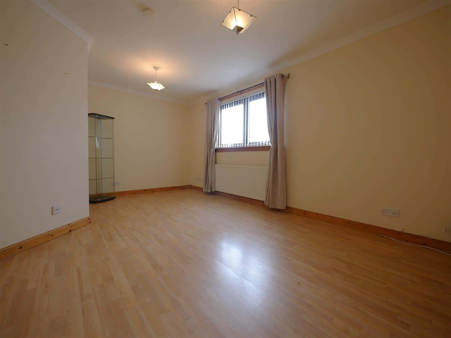 Flat Moorpark Road West in Stevenston