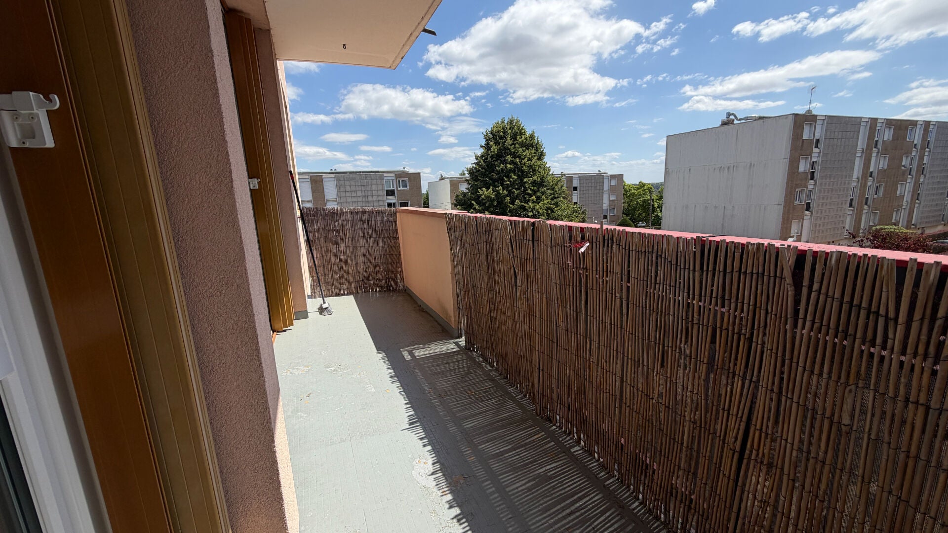 Appartement Place Léon Cassé à Corbeil-Essonnes