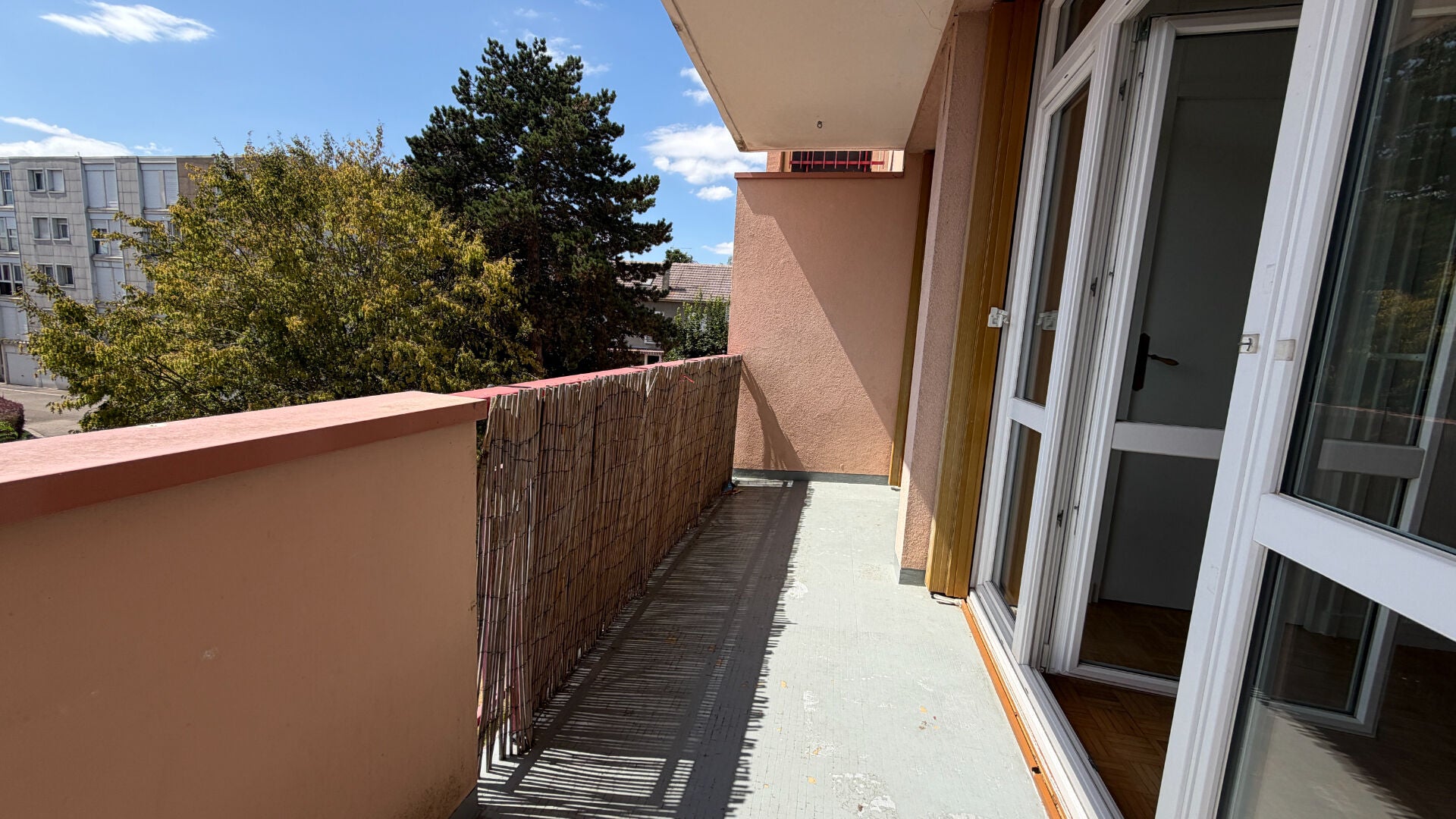 Appartement Place Léon Cassé à Corbeil-Essonnes