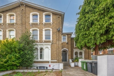 Flat Glenton Road in Greater London