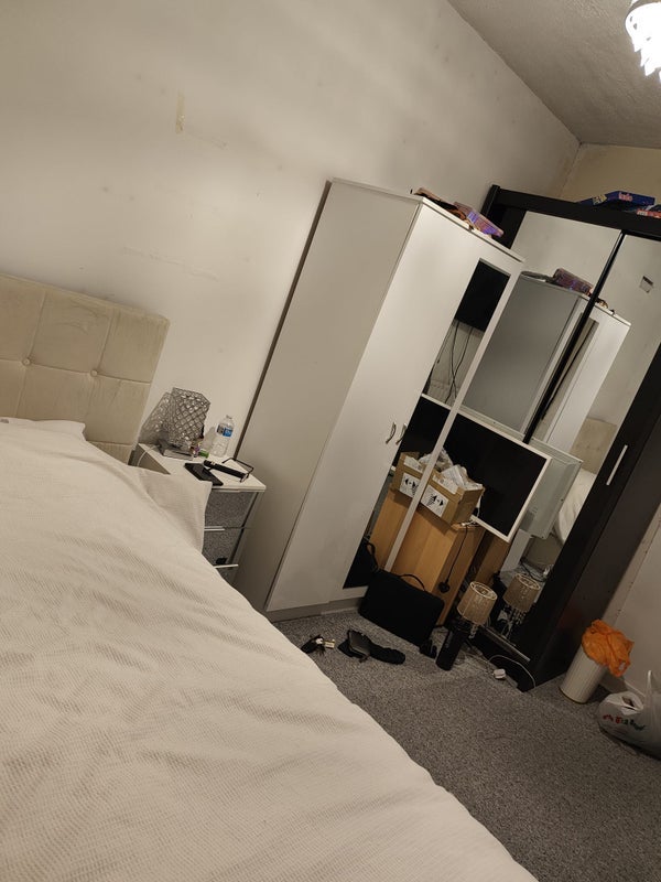 Room Gosling Way in Greater London