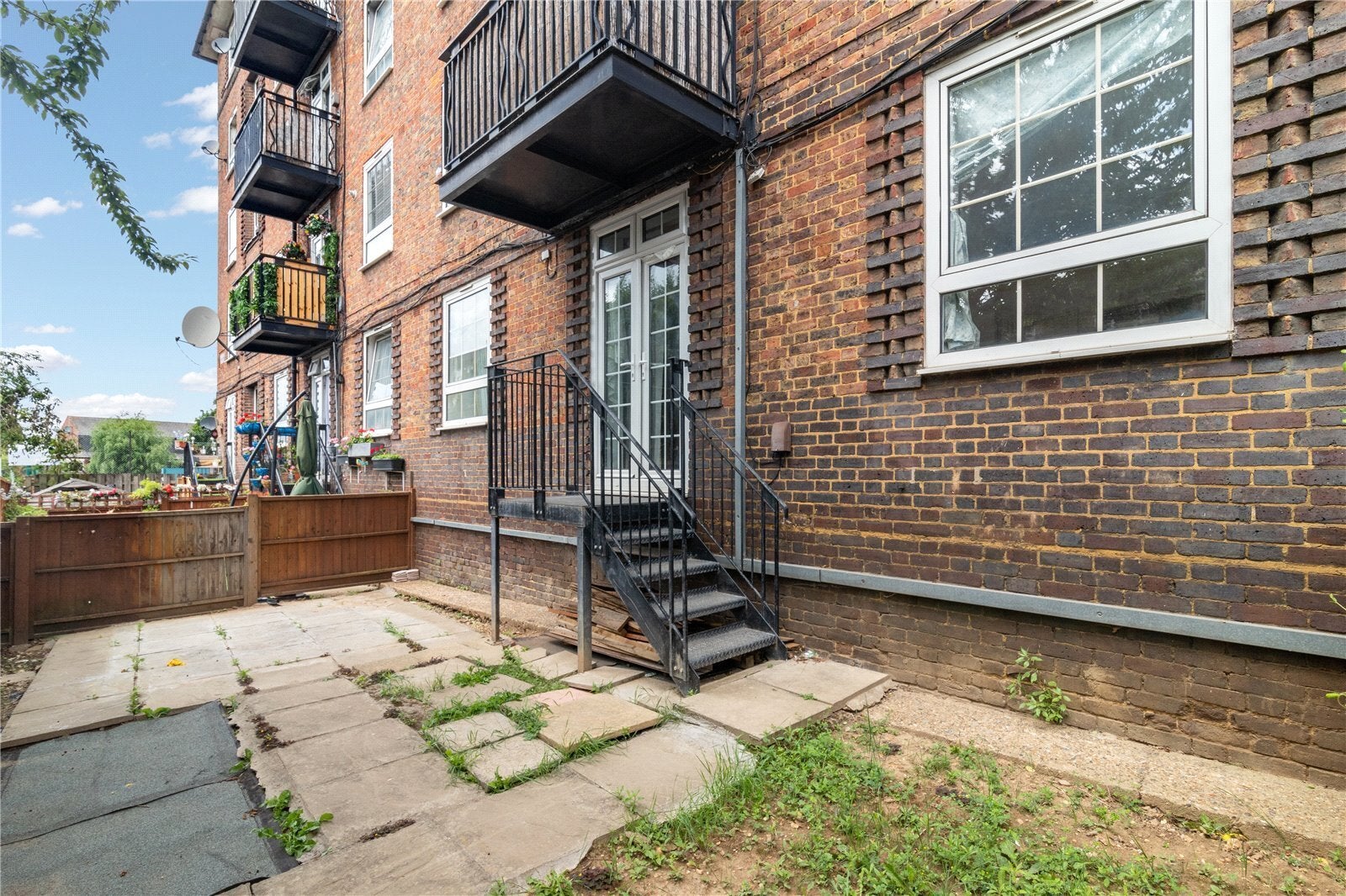 Flat Maygood Street in Greater London