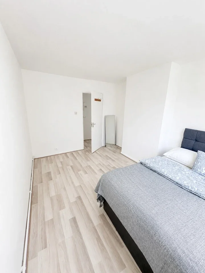 Room Boyd Street in Greater London