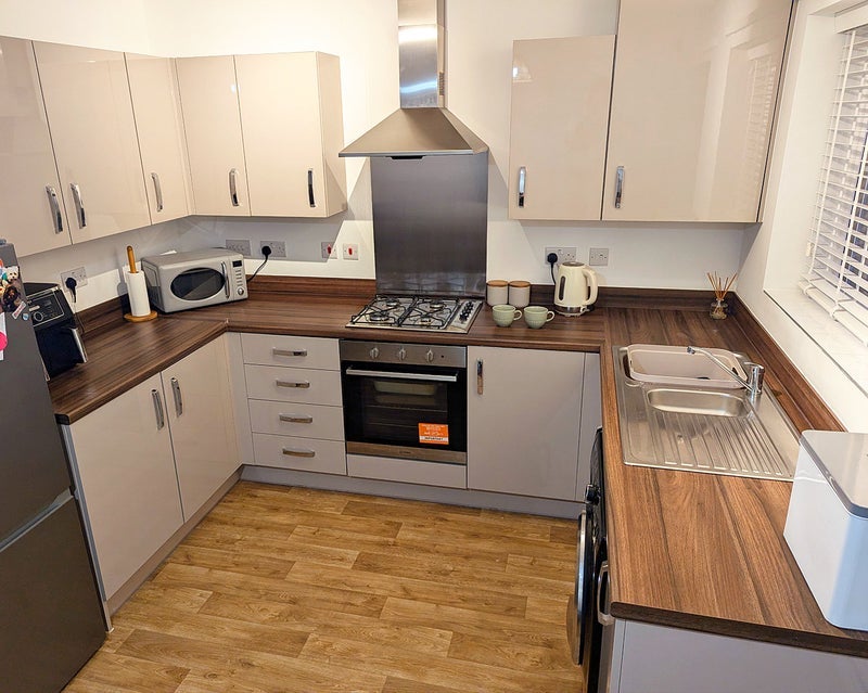 Room Queenborough Road in Coventry