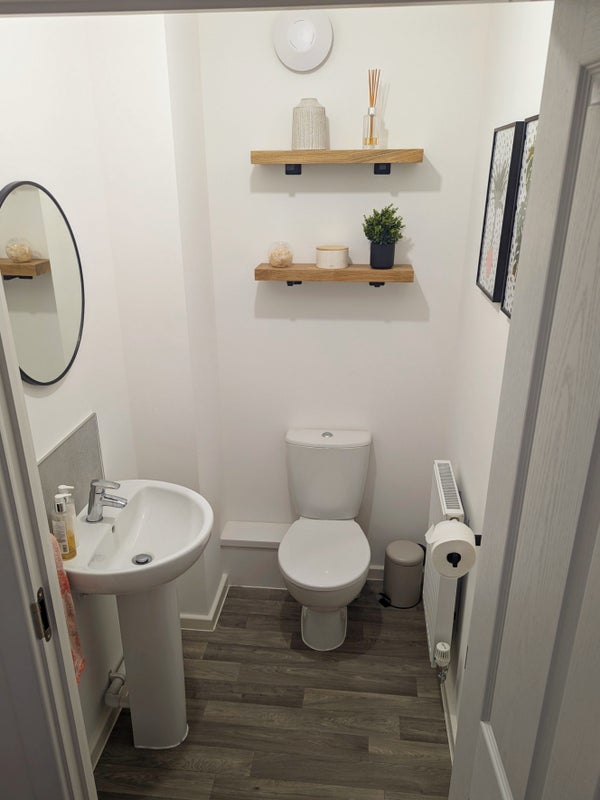 Room Queenborough Road in Coventry
