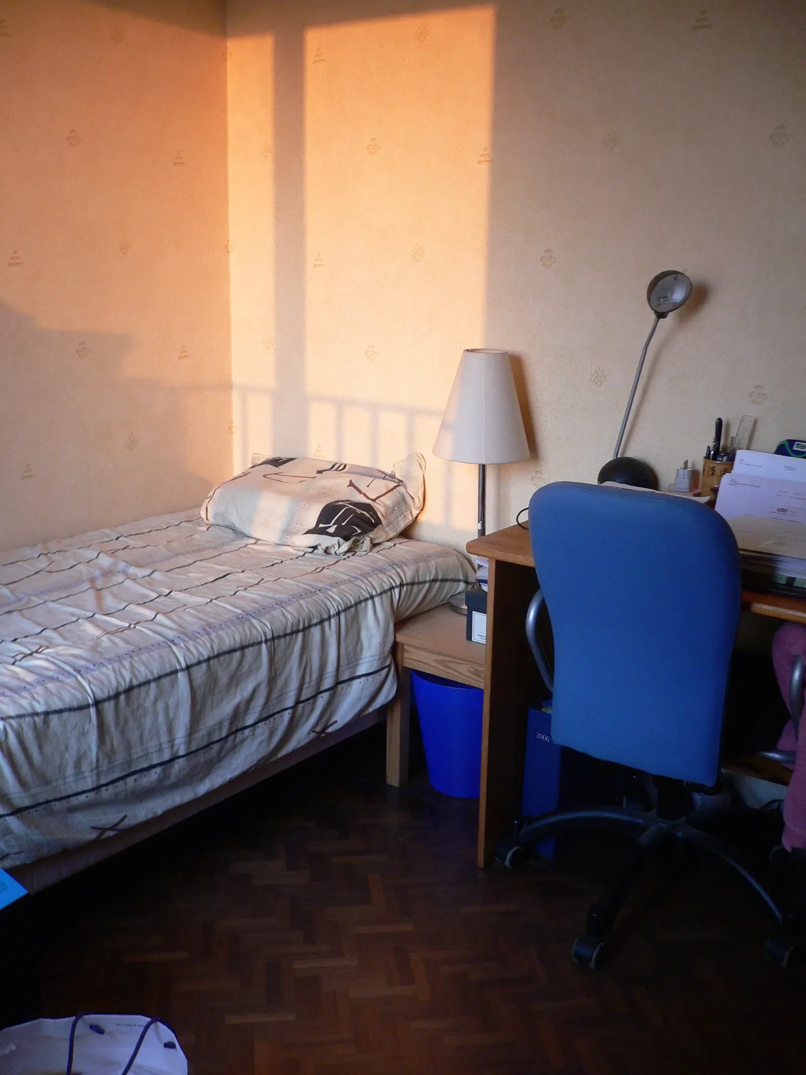 Chambre Rue de l'École des Postes à Versailles