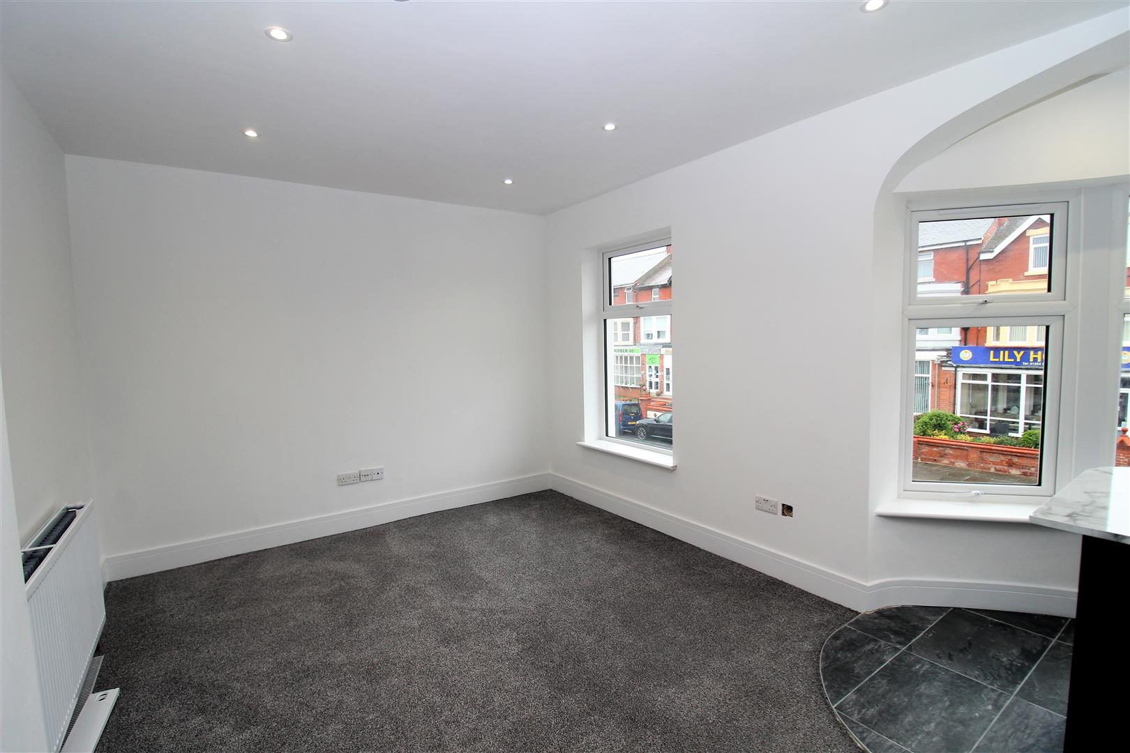 Flat King Edward Avenue in Blackpool