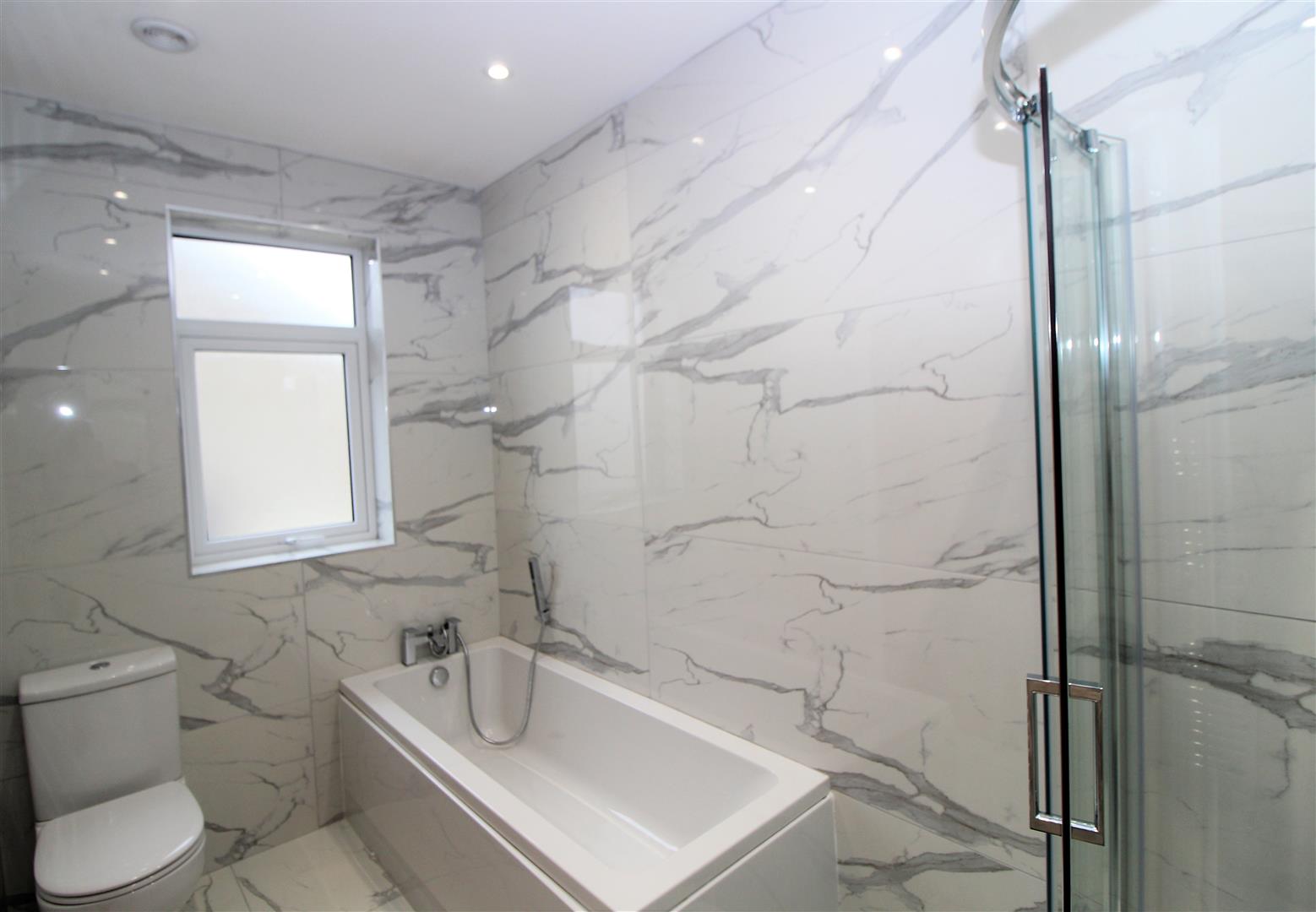 Flat King Edward Avenue in Blackpool