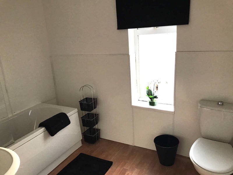Room Avondale Road in Wolverhampton