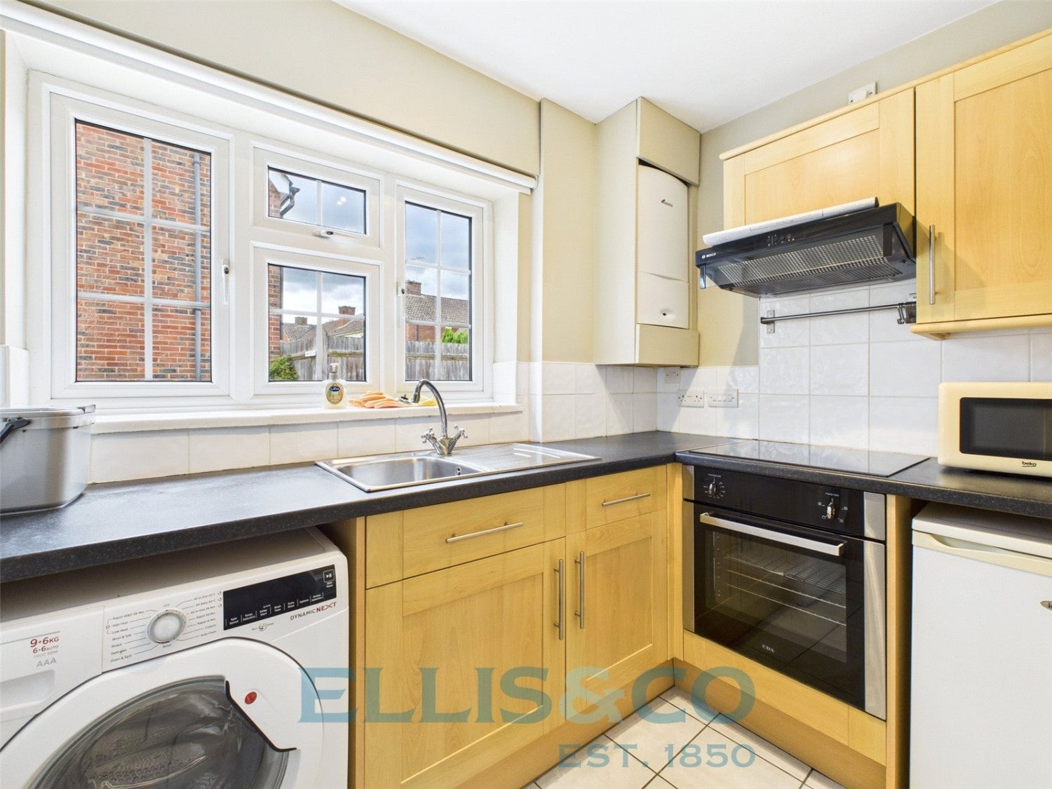 Flat Maidstone Road in Tonbridge and Malling