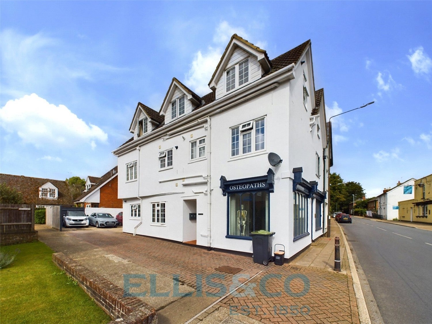 Flat Maidstone Road in Tonbridge and Malling