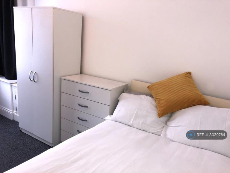 Room Laxey Road in Birmingham