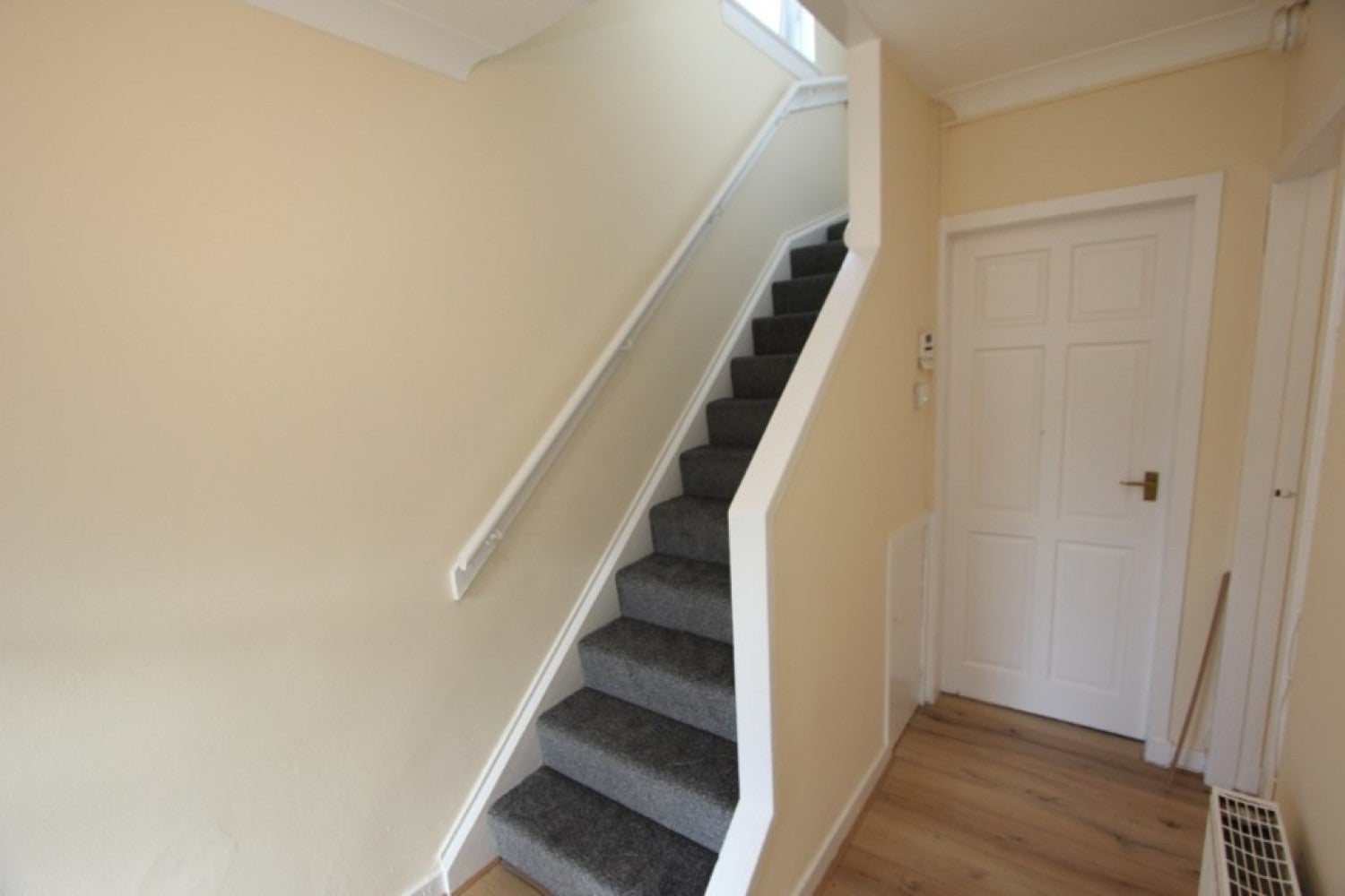 House Kyle Drive in Giffnock
