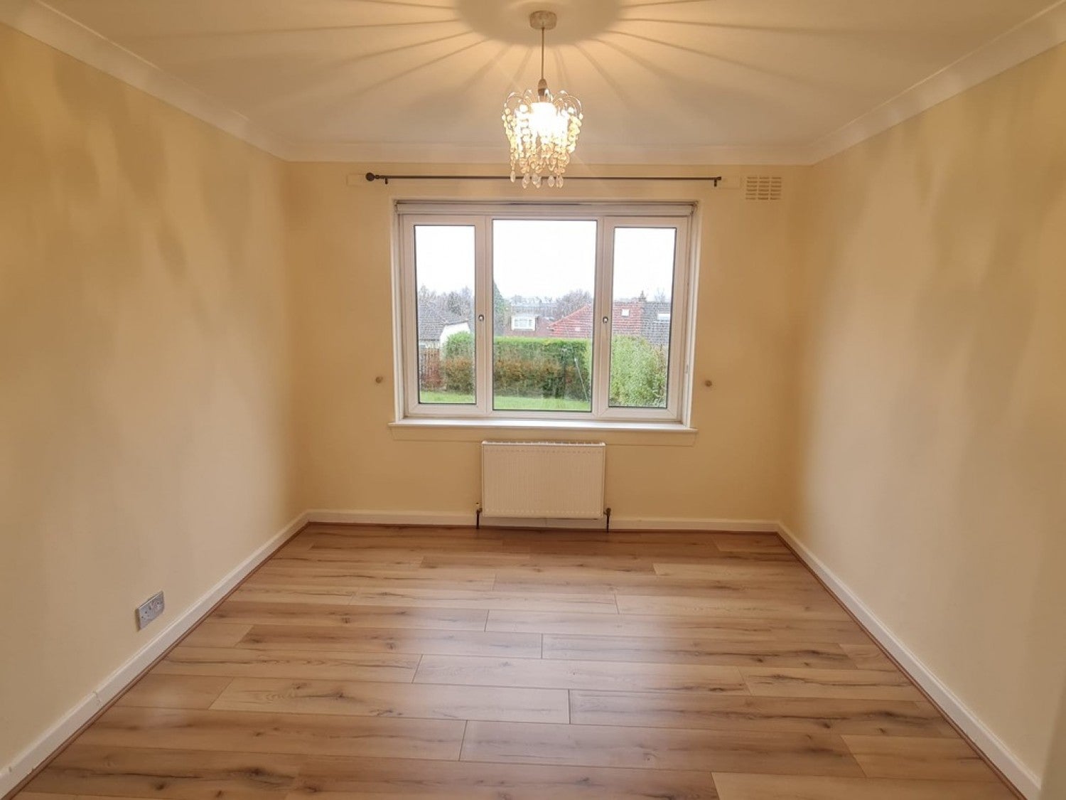 House Kyle Drive in Giffnock