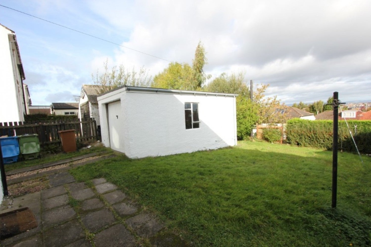 House Kyle Drive in Giffnock