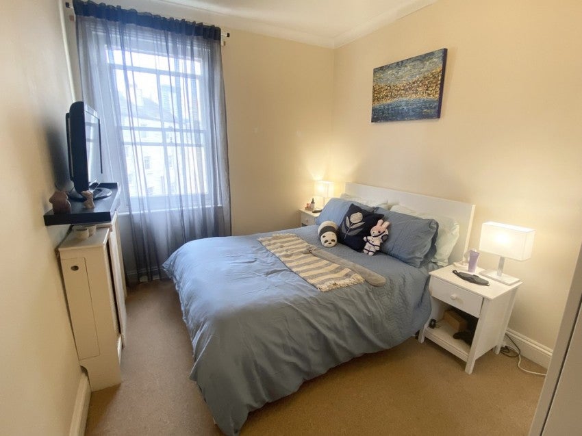 Flat Queen's Terrace in Southampton