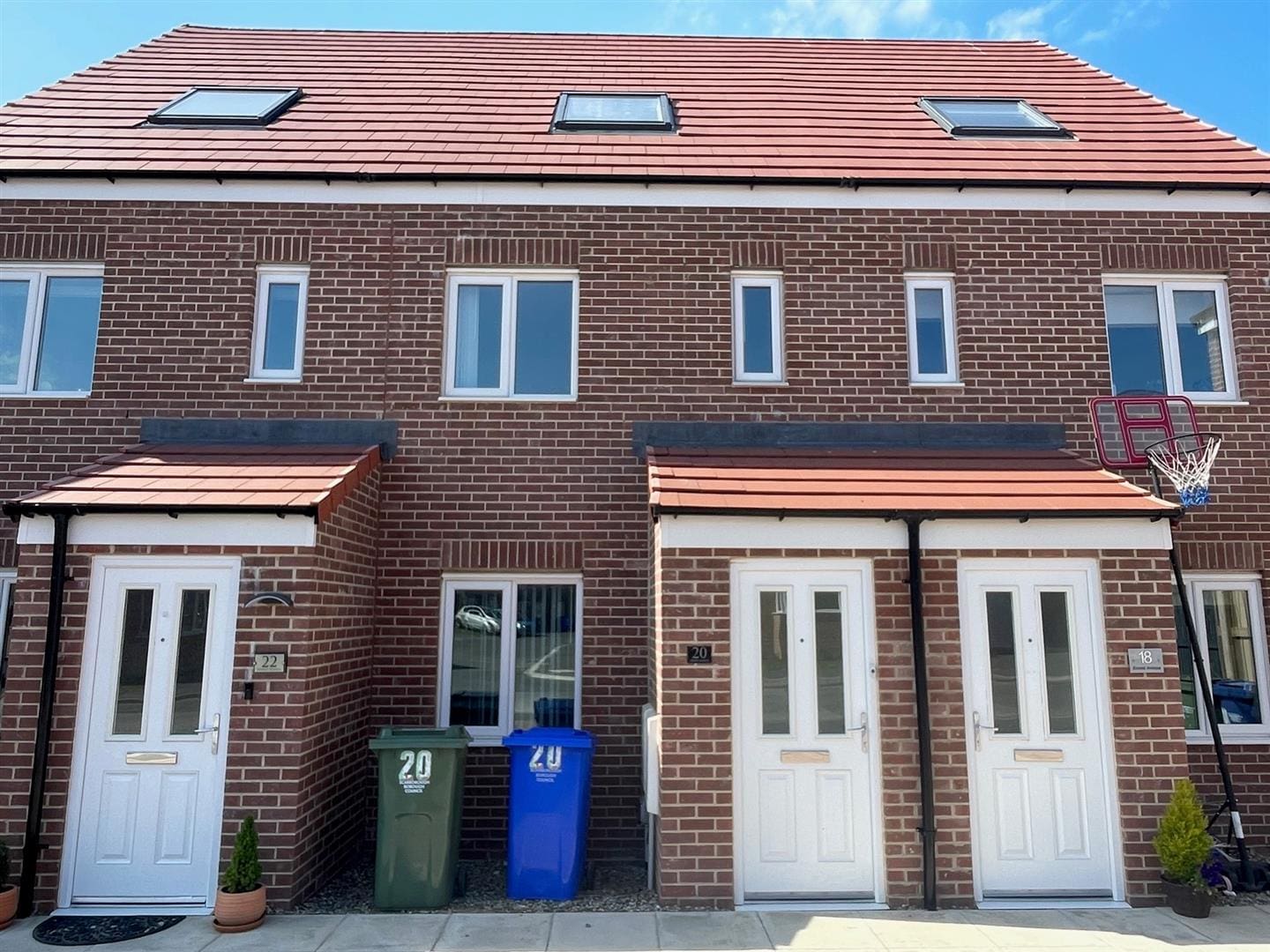 House Ernest Avenue in Cayton