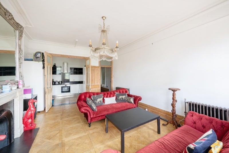 Flat Salusbury Road in Greater London
