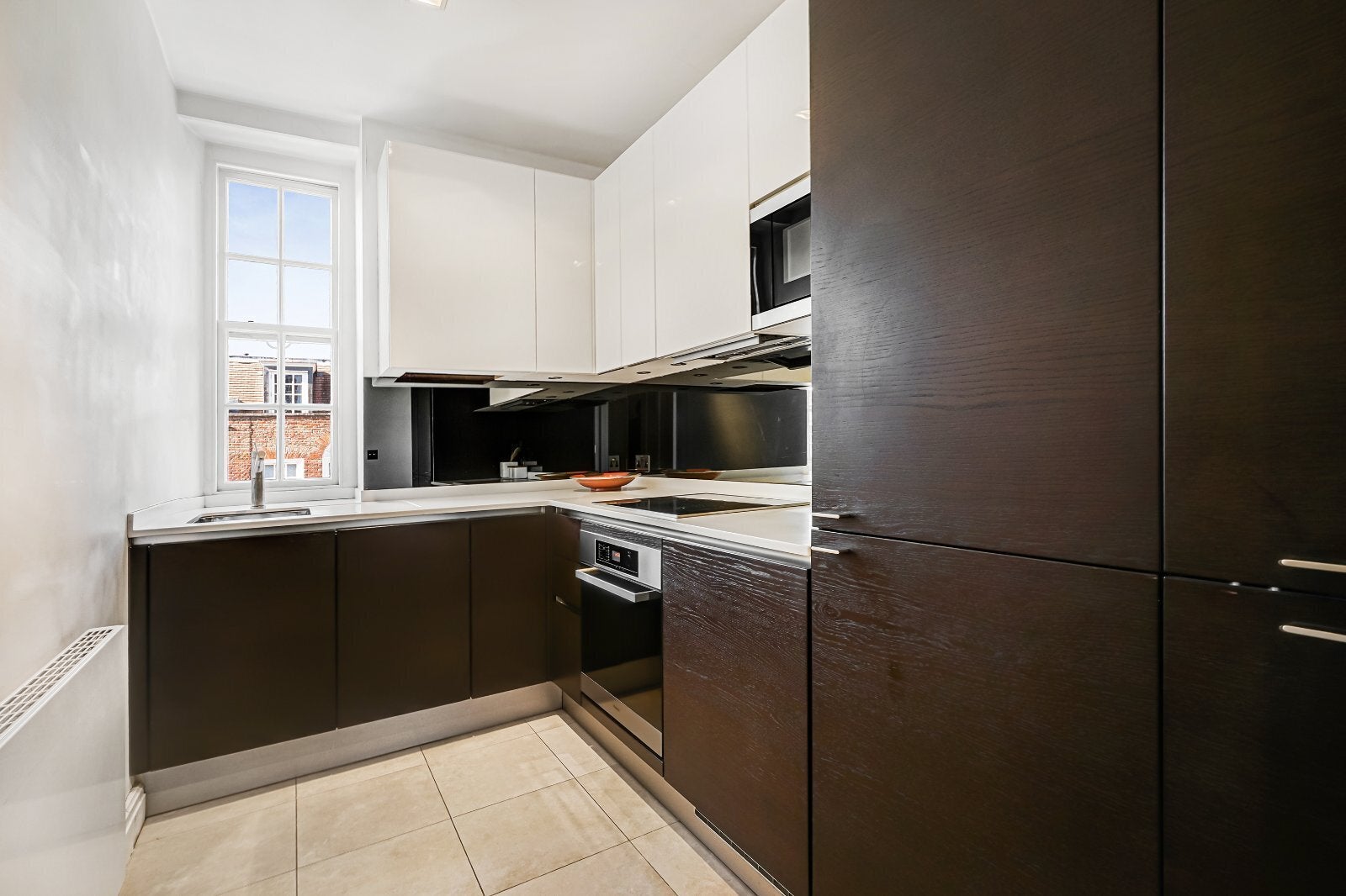 Flat Mallord Street in Greater London
