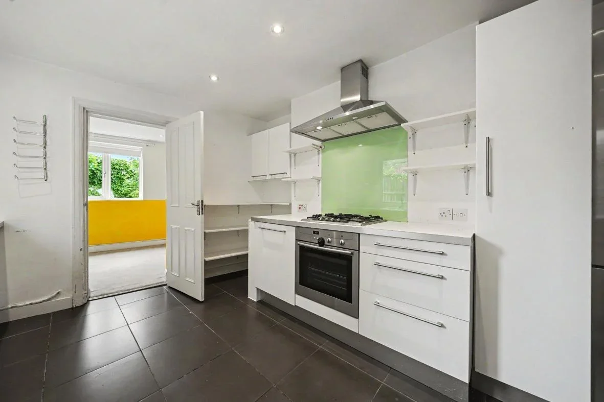 Flat Pandora Road in Greater London