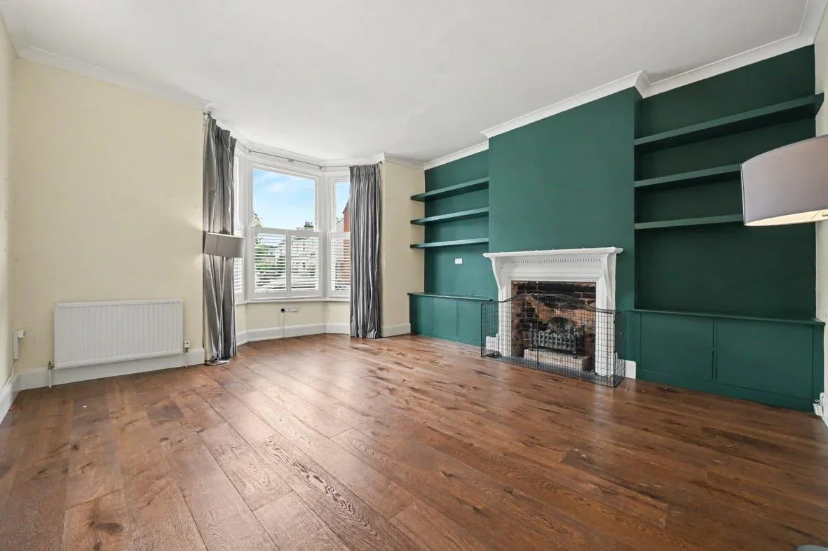 Flat Pandora Road in Greater London