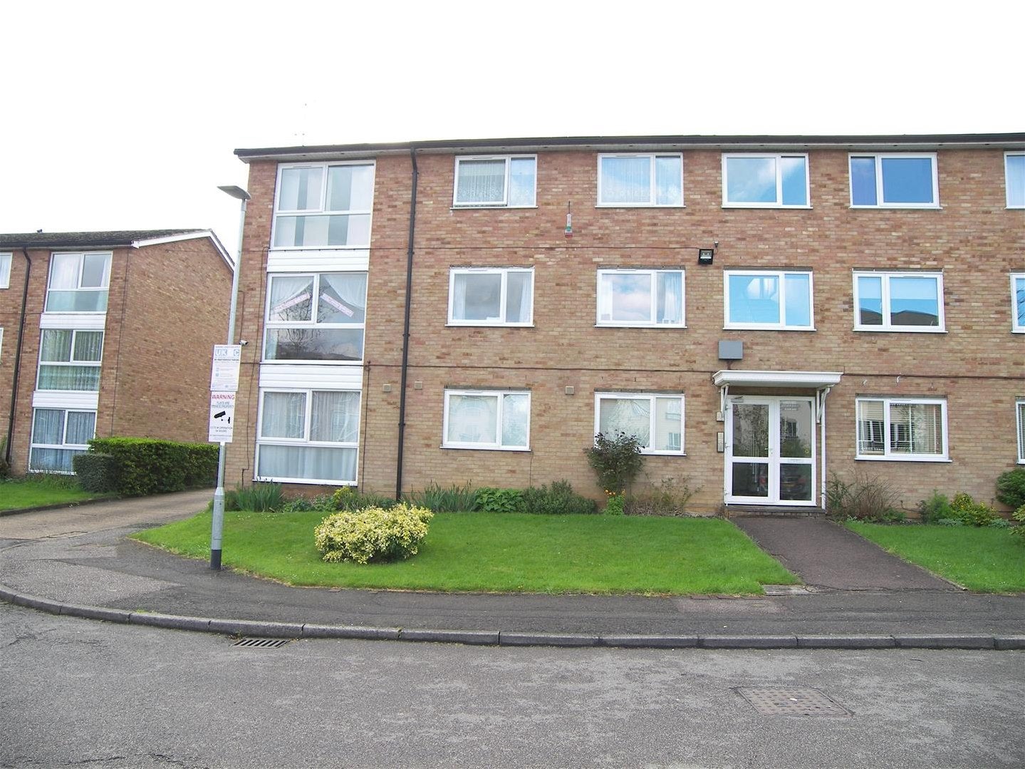 Flat Stapleton Close in Hertsmere