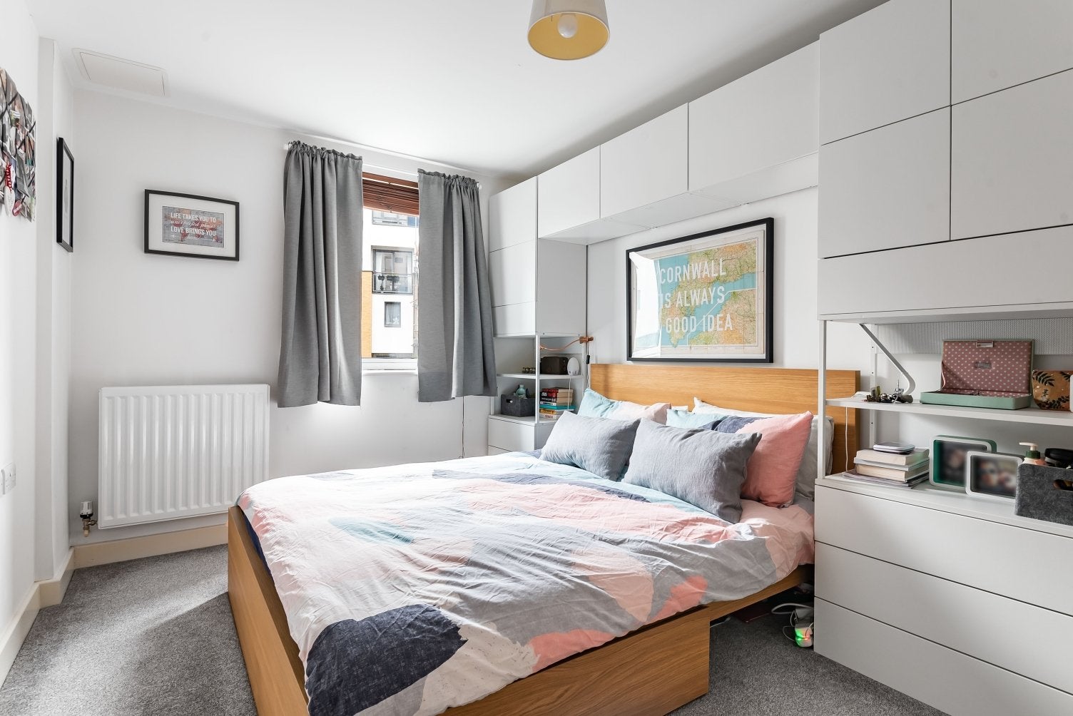 Flat Straightsmouth in Greater London