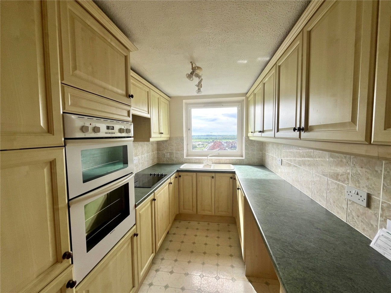 Flat South Terrace in Arun