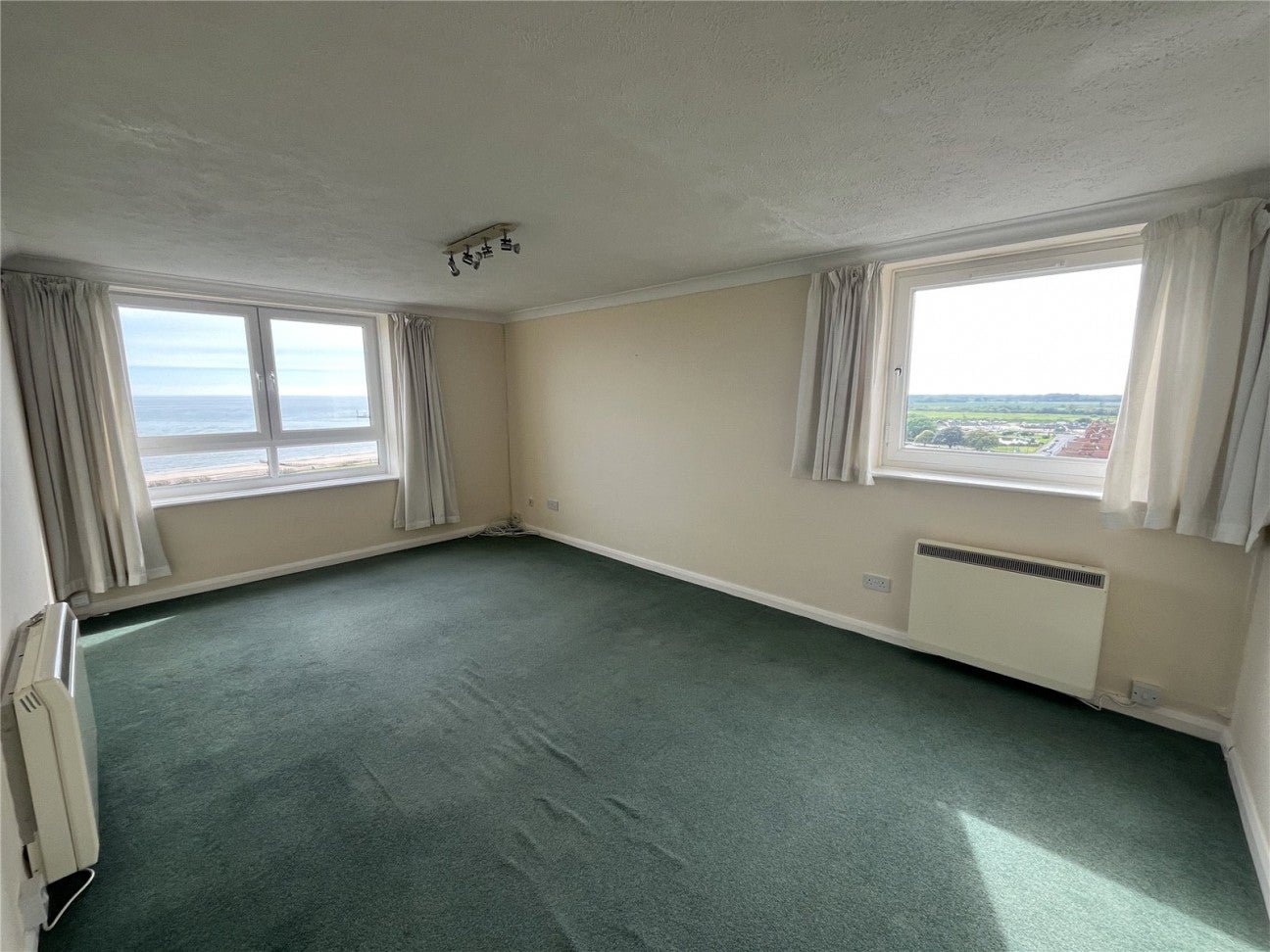 Flat South Terrace in Arun
