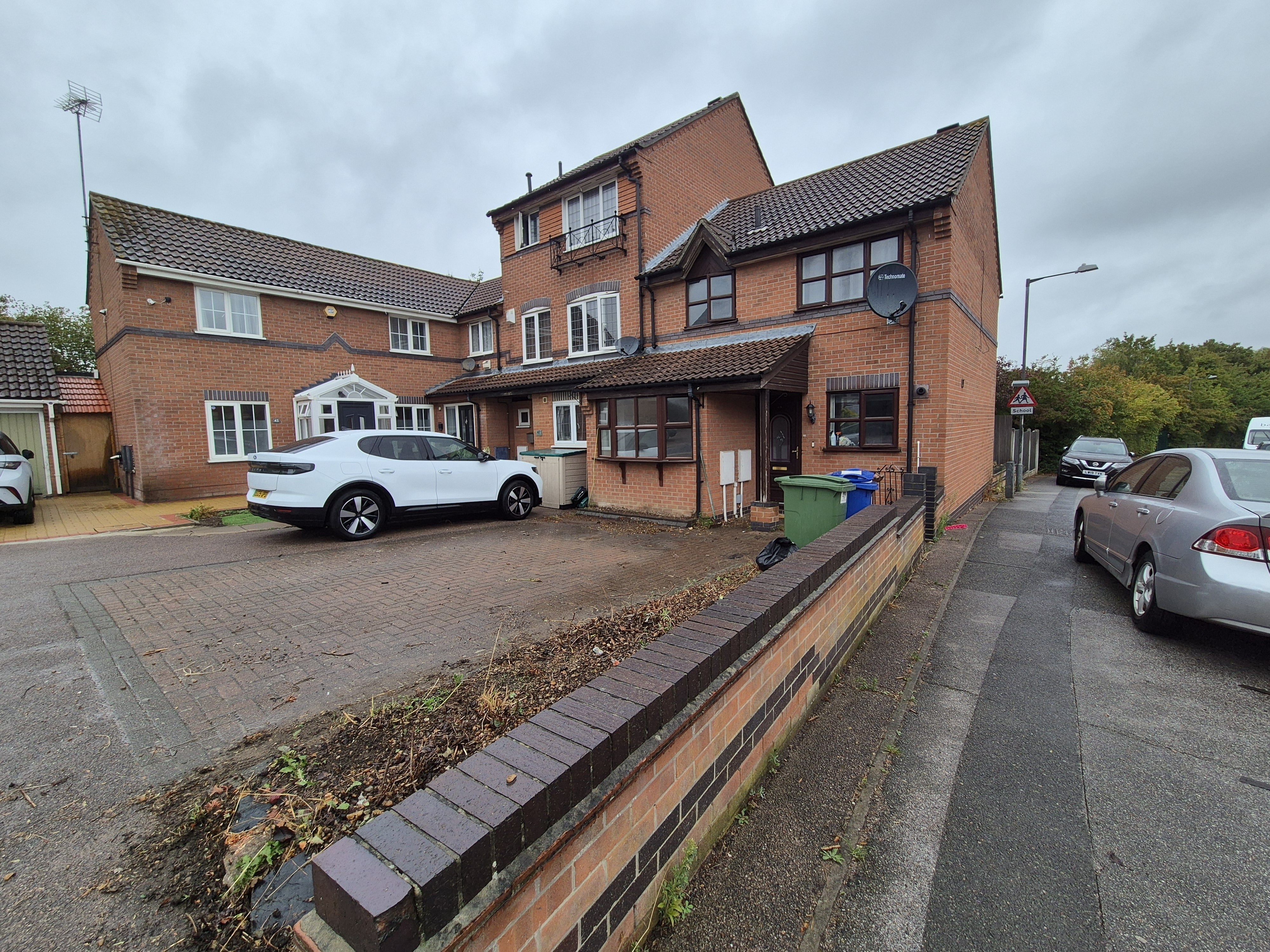 House Clifford Road in Grays