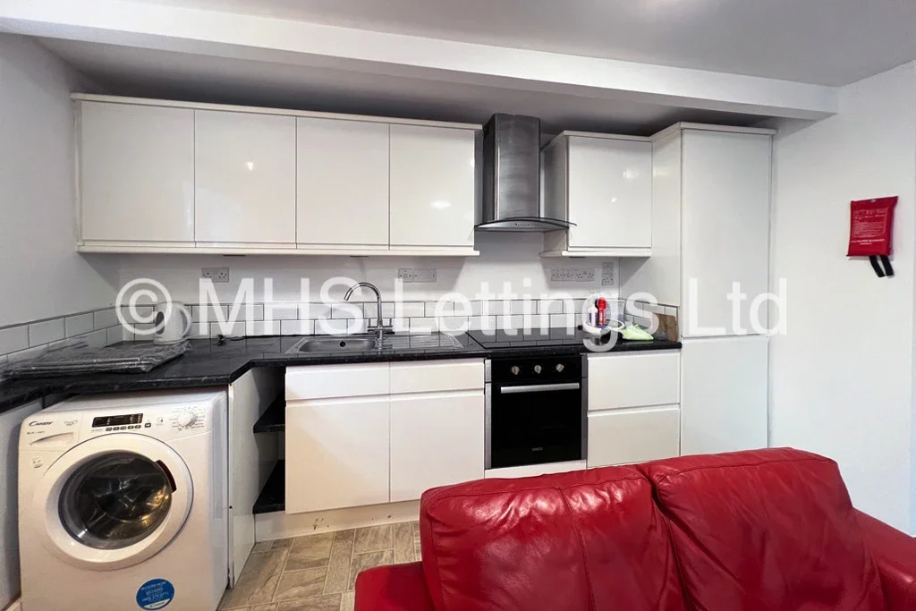Flat Back Oakfield Terrace in Leeds