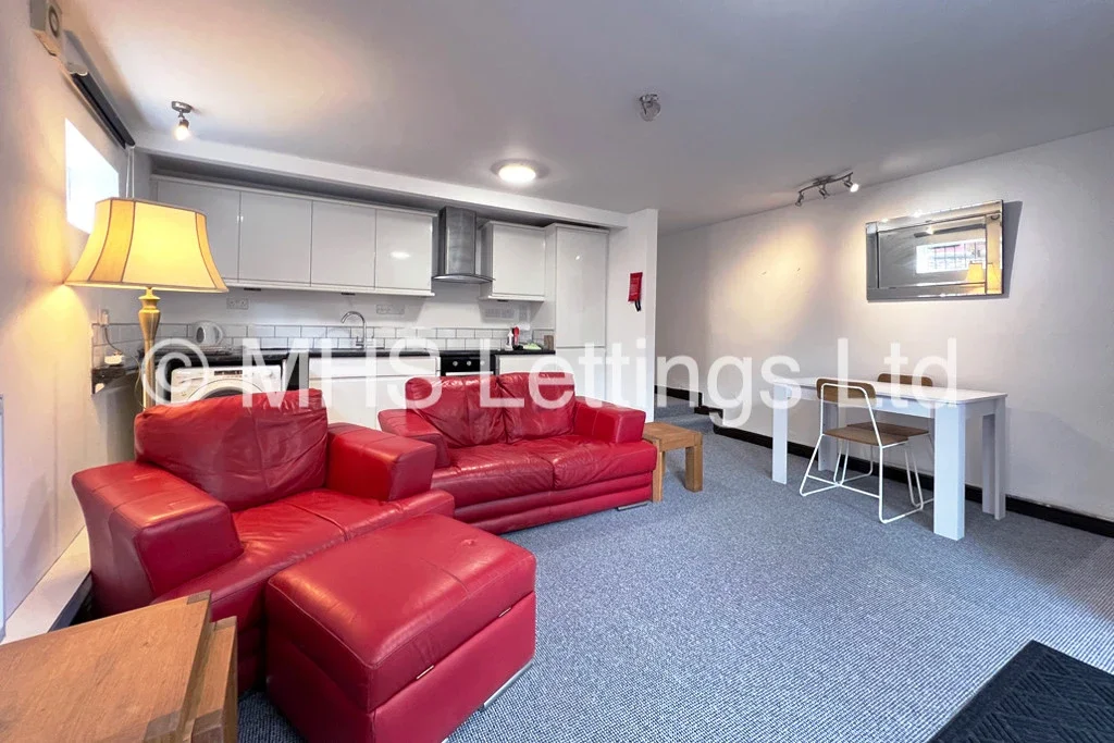 Flat Back Oakfield Terrace in Leeds