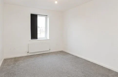 Flat Dickenson Road in Manchester