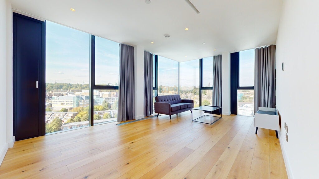 Flat Highgate Hill in Greater London