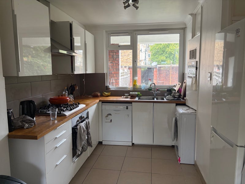 Room Forsyth Gardens in Greater London