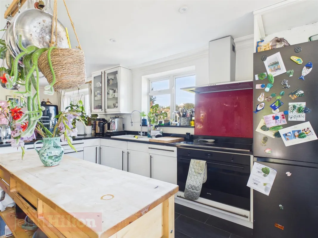 House Lindfield Close in Brighton
